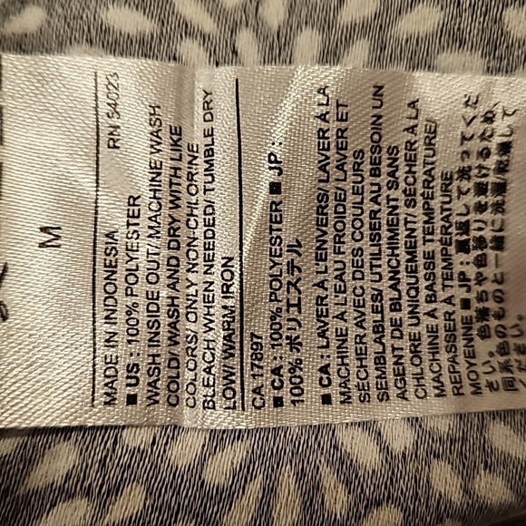 💕BANANA REPUBLIC💕 One Shoulder Blouse ~ Black & White Floral Print Medium NWT - Picture 9 of 9